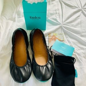 Tieks classic matte black